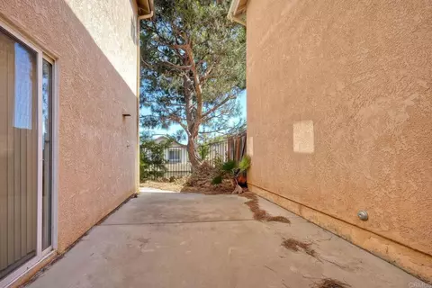 Exterior - 32033 Arlington Cir, Bonsall, CA 92003 photo 3 of 10