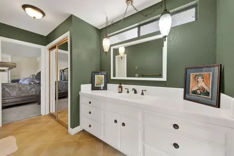 Bath - 4057 Ladera Vis, Fallbrook, CA 92028 photo 4 of 7