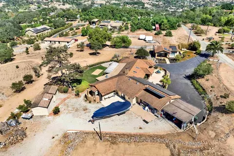 View/Area - 4057 Ladera Vis, Fallbrook, CA 92028 photo 5 of 7