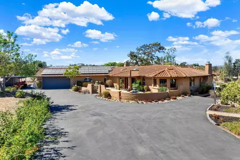 Exterior - 4057 Ladera Vis, Fallbrook, CA 92028 photo 2 of 14