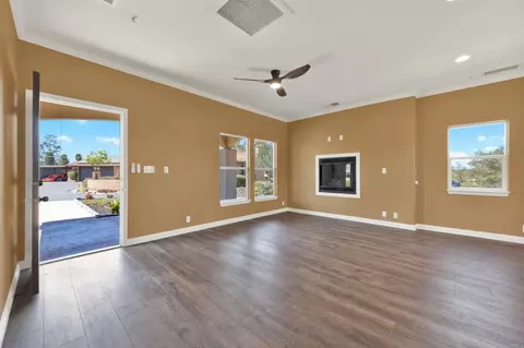 Living - 4057 Ladera Vis, Fallbrook, CA 92028 photo 7 of 10