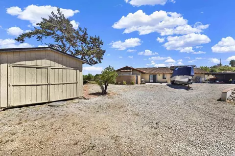 Exterior - 4057 Ladera Vis, Fallbrook, CA 92028 photo 13 of 14