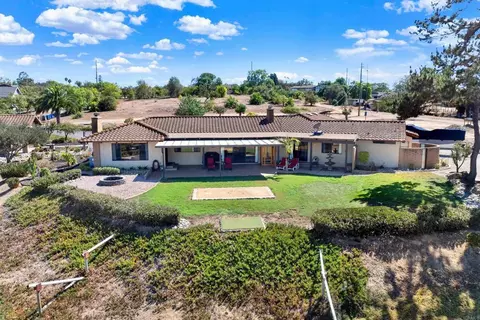 Exterior - 4057 Ladera Vis, Fallbrook, CA 92028 photo 9 of 14