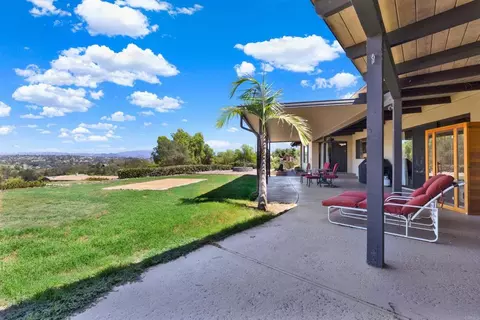 Exterior - 4057 Ladera Vis, Fallbrook, CA 92028 photo 6 of 14