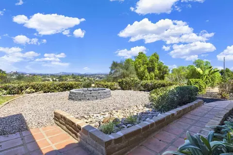 Exterior - 4057 Ladera Vis, Fallbrook, CA 92028 photo 5 of 14