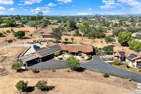 View/Area - 4057 Ladera Vis, Fallbrook, CA 92028 photo 3 of 7