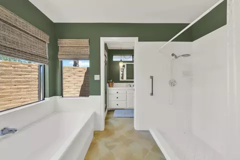 Bath - 4057 Ladera Vis, Fallbrook, CA 92028 photo 3 of 7