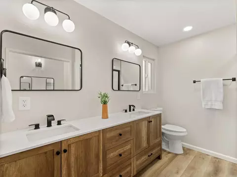 Bath - 1004 Santa Margarita Dr, Fallbrook, CA 92028 photo 2 of 3