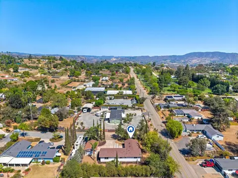 View/Area - 1004 Santa Margarita Dr, Fallbrook, CA 92028 photo 2 of 2