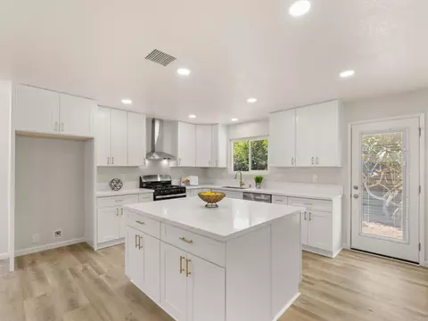 Kitchen - 1004 Santa Margarita Dr, Fallbrook, CA 92028 photo 1 of 3