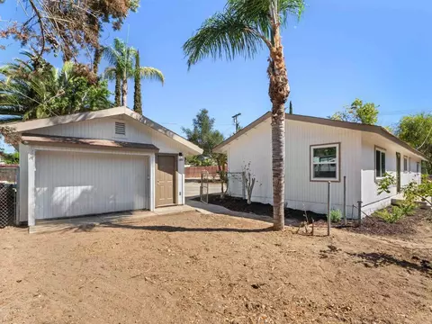 Exterior - 1004 Santa Margarita Dr, Fallbrook, CA 92028 photo 3 of 4