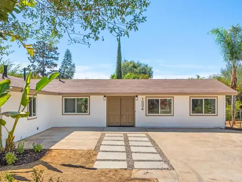 Exterior - 1004 Santa Margarita Dr, Fallbrook, CA 92028 photo 2 of 4