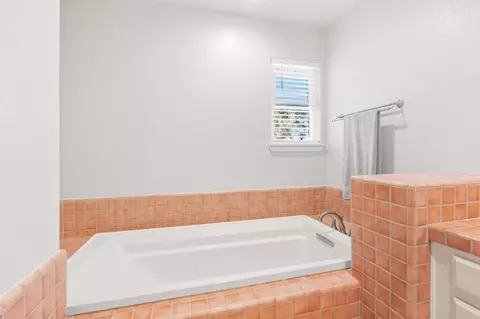 Bath - 3684 Maria Ln, Carlsbad, CA 92008 photo 4 of 6