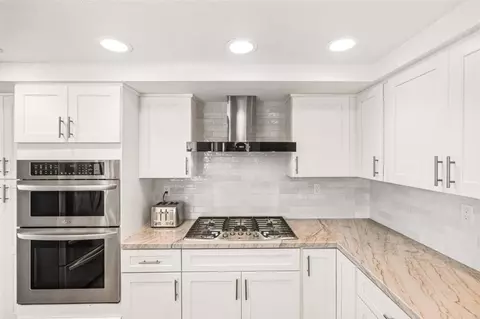 Kitchen - 3684 Maria Ln, Carlsbad, CA 92008 photo 3 of 4