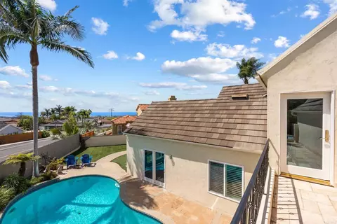 Exterior - 3684 Maria Ln, Carlsbad, CA 92008 photo 4 of 14