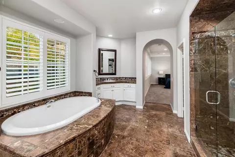 Bath - 1459 Lighthouse Rd, San Marcos, CA 92078 photo 3 of 4