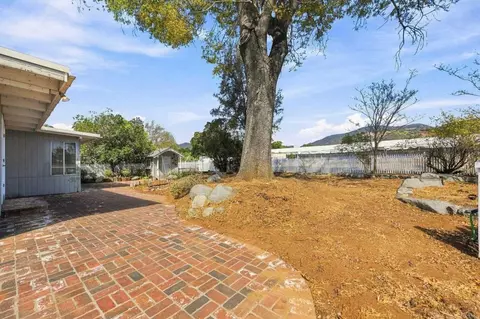 Exterior - 1045 Warmlands Ave, Vista, CA 92084 photo 6 of 8