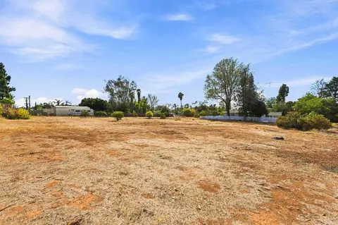Exterior - 1045 Warmlands Ave, Vista, CA 92084 photo 7 of 8