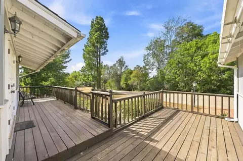 Exterior - 1045 Warmlands Ave, Vista, CA 92084 photo 2 of 8