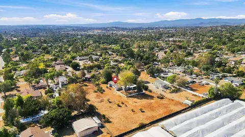 View/Area - 1045 Warmlands Ave, Vista, CA 92084 photo 4 of 9