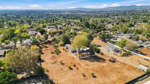 View/Area - 1045 Warmlands Ave, Vista, CA 92084 photo 3 of 9
