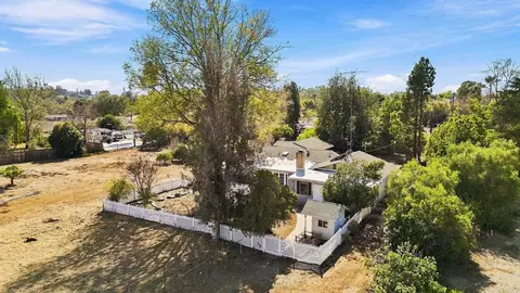 Exterior - 1045 Warmlands Ave, Vista, CA 92084 photo 8 of 8