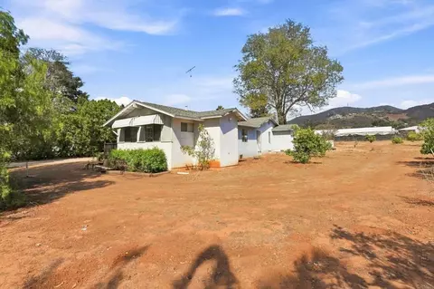 Exterior - 1045 Warmlands Ave, Vista, CA 92084 photo 1 of 8