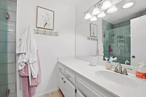 Bath - 3553 Coconut Way, Oceanside, CA 92058 photo 2 of 3