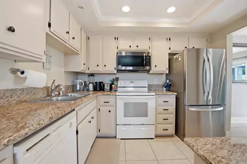 Kitchen - 3553 Coconut Way, Oceanside, CA 92058 photo 3 of 4