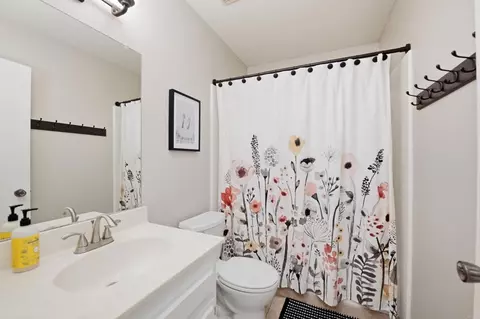 Bath - 3553 Coconut Way, Oceanside, CA 92058 photo 1 of 3