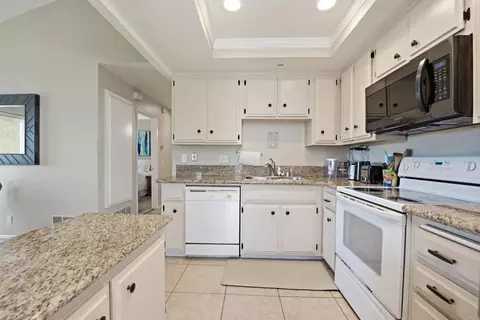 Kitchen - 3553 Coconut Way, Oceanside, CA 92058 photo 2 of 4