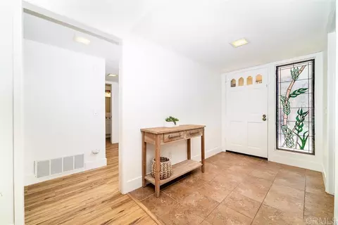Entry Way - 4129 Cyprus Island Ct, Fallbrook, CA 92028 photo 3 of 3