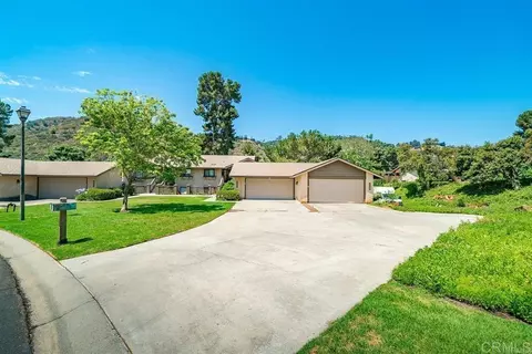 Exterior - 4129 Cyprus Island Ct, Fallbrook, CA 92028 photo 9 of 14