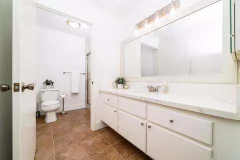 Bath - 4129 Cyprus Island Ct, Fallbrook, CA 92028 photo 2 of 2