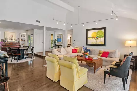 Living - 2521 Ardath Ct, La Jolla, CA 92037 photo 3 of 4