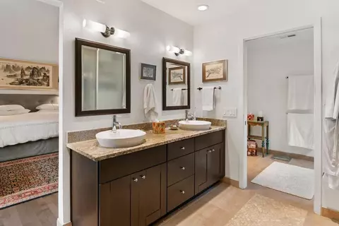 Bath - 2521 Ardath Ct, La Jolla, CA 92037 photo 2 of 6