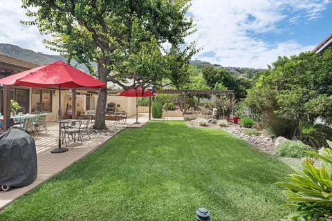 Exterior - 2521 Ardath Ct, La Jolla, CA 92037 photo 4 of 16