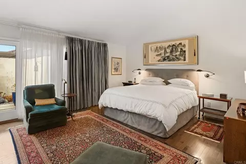 Bedroom - 2521 Ardath Ct, La Jolla, CA 92037 photo 1 of 7