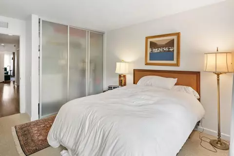 Bedroom - 2521 Ardath Ct, La Jolla, CA 92037 photo 5 of 7