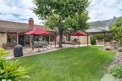 Exterior - 2521 Ardath Ct, La Jolla, CA 92037 photo 3 of 16