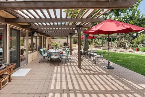 Exterior - 2521 Ardath Ct, La Jolla, CA 92037 photo 13 of 16