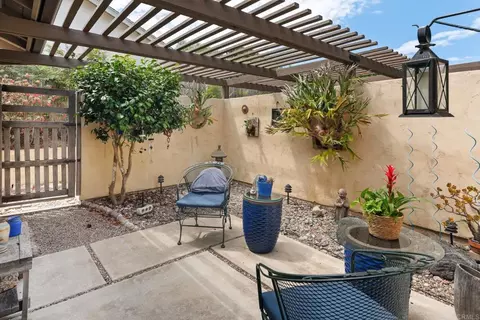 Exterior - 2521 Ardath Ct, La Jolla, CA 92037 photo 14 of 16