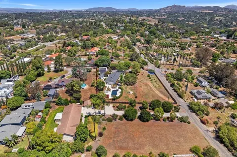 View/Area - 1773 Green Briar, Fallbrook, CA 92028 photo 3 of 10