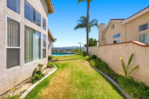 Exterior - 5205 Palmera Dr, Oceanside, CA 92056 photo 10 of 12