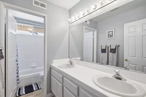 Bath - 5205 Palmera Dr, Oceanside, CA 92056 photo 4 of 5