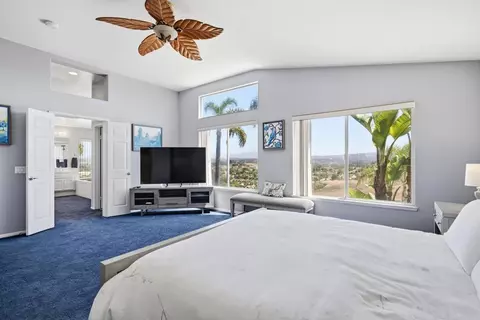 Bedroom - 5205 Palmera Dr, Oceanside, CA 92056 photo 5 of 8