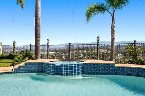 Exterior - 5205 Palmera Dr, Oceanside, CA 92056 photo 12 of 12