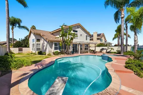 Exterior - 5205 Palmera Dr, Oceanside, CA 92056 photo 5 of 12
