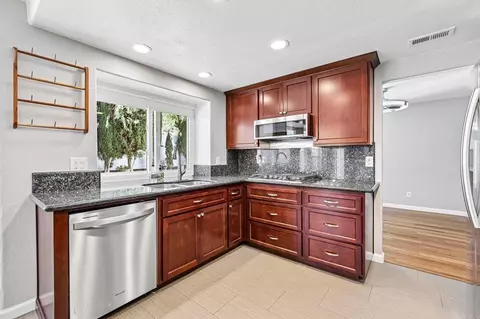 Kitchen - 10168 Diamond Head Ct, Spring Valley, CA 91977 photo 3 of 5
