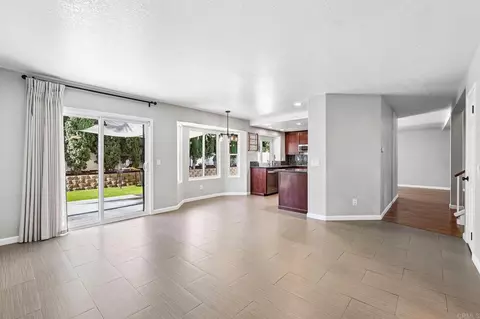 Living - 10168 Diamond Head Ct, Spring Valley, CA 91977 photo 6 of 9